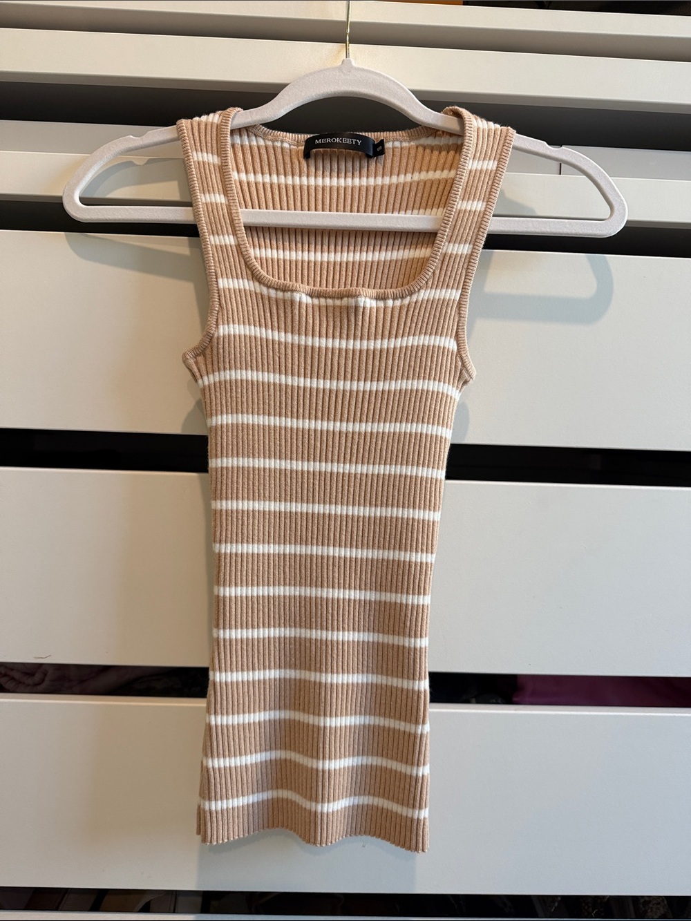 MEROKEETY Beige & White Striped Ribbed Tank